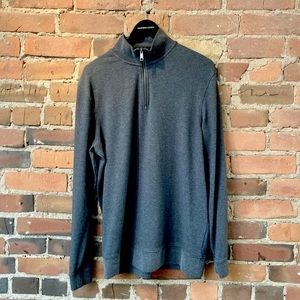 Men’s Long Sleeve Grey Zip Up Denver Hayes Pullover. Size: Large.